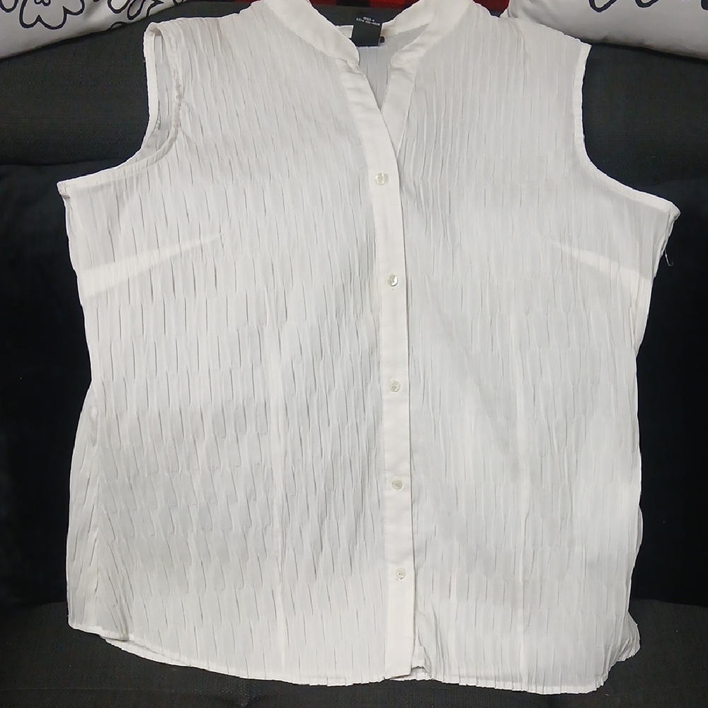 East 5th Textured White Blouse